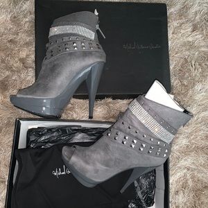 Micheal Antonio booties